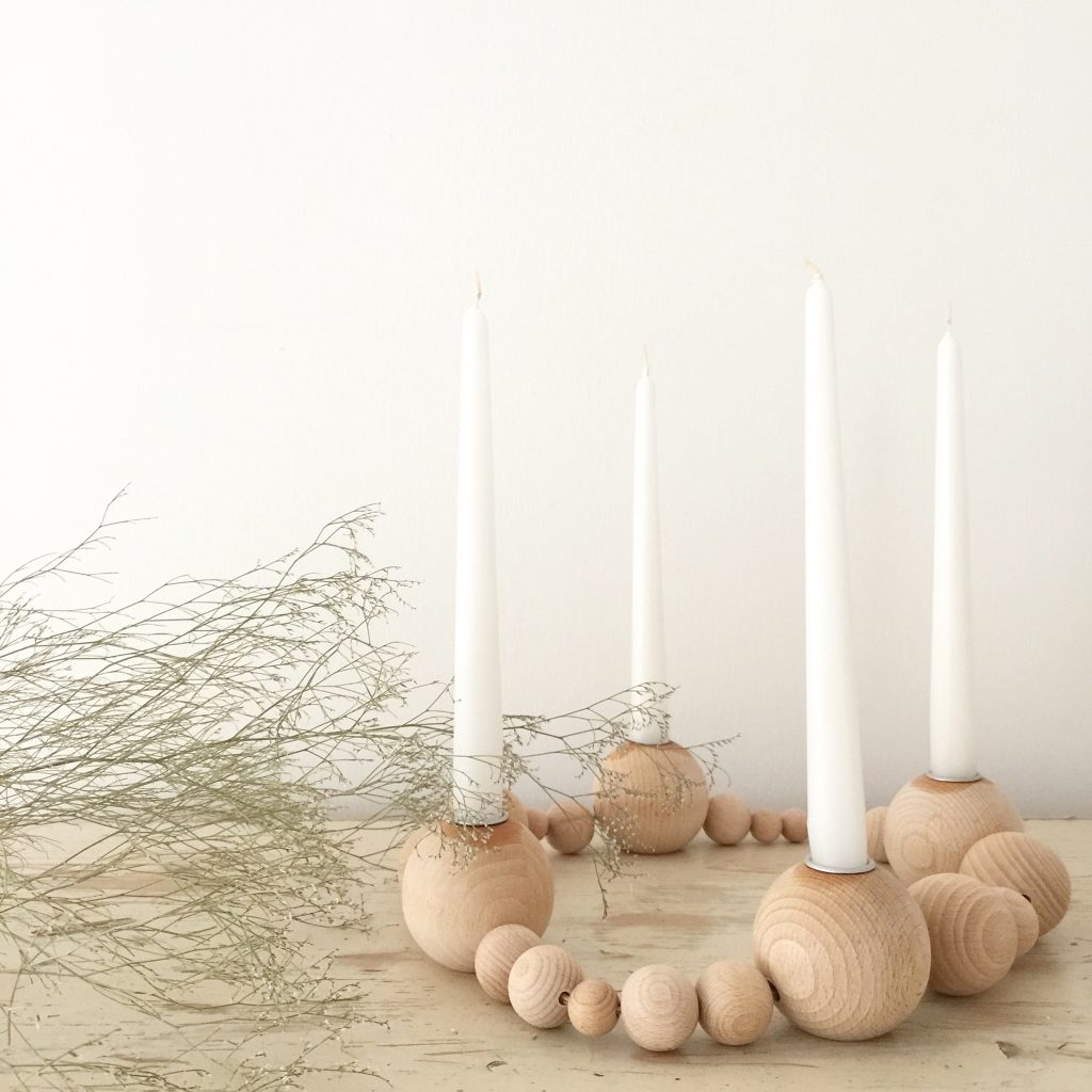 Adventskranz aus Holzkugeln selbermachen !Adventskranz Ferm Living selbermachen 