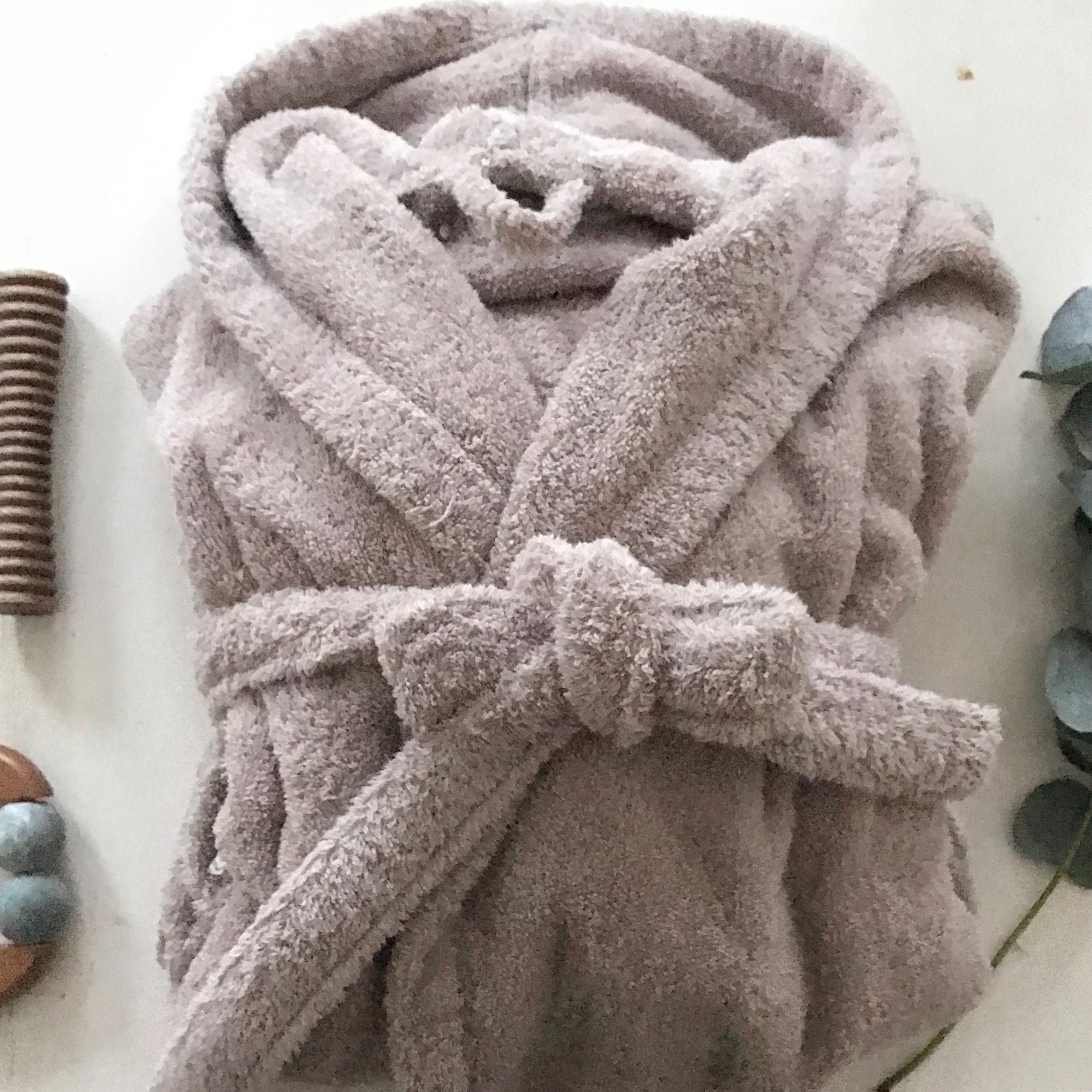 Kuscheliger Bademantel für eine schöne Massage ! Mehr findet ihr auf www.elfenkindberli.de