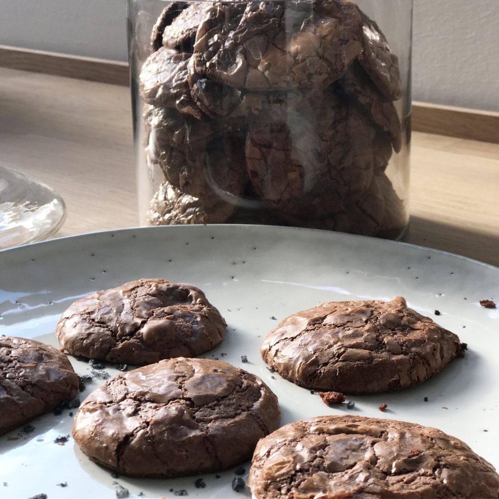 Ein leckeres Rezept für Brownie Cookie findest du auf www.elfenkindberlin.de