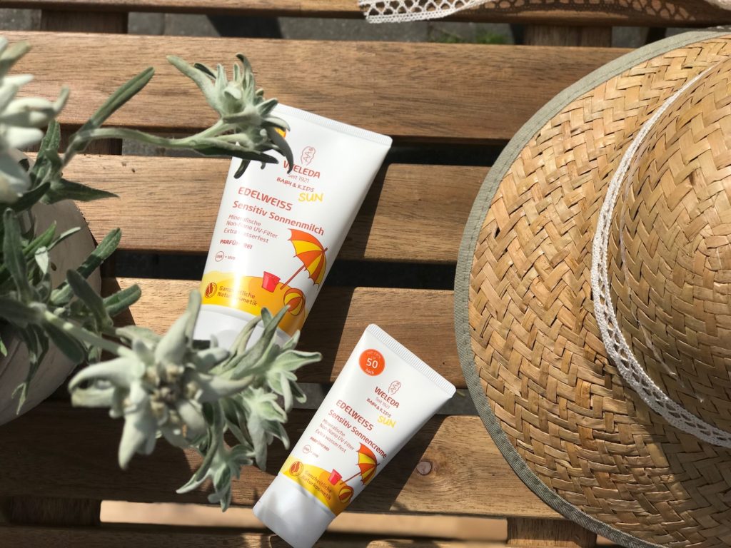 Was tun bei Sonnenallergie! Wir mischen Aloe Vera mit Minerlischem Sonnenschutz ! All das Gute der Natur vereint, um sich uns in der schönsten Jahreszeit zu schützen. Sonnenallergie Tipps auf www.elfenkindberlin.de