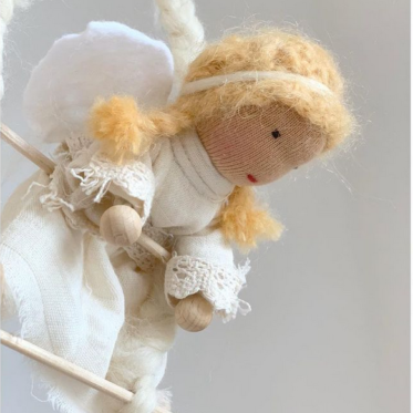 Eine Himmelsleiter für die Adventszeit! der Weihnachtsengel steigt jeden Tag eine Stufe weiter hinab auf die Erdenwelt um uns die Geburt vom Christkind zu verkünden. Anleitung zum herstellen einer Himmlesleiter und einem Engel.