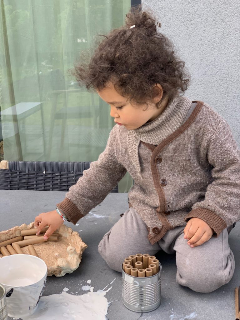 Wildbienenhotel bzw. ein Insekthotel ganz schnell für den eigenen Garten selber bauen, am Besten gemeinsam mit euren Kindern.